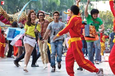 shahid-kapoor-anushka-sharma-vir-das-and-meiyang-chang-in-badmaash-company97f89ca026f56f7f9f64ff0000090313.jpg