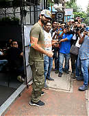 Photos-Shahid-Kapoor-and-Giorgia-Andriani-snapped-in-Bandra-5.jpg