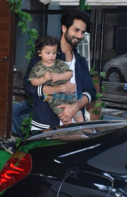 Photos-Shahid-Kapoor-and-others-snapped-celebrating-Mishas-birthday-0012-4.jpg