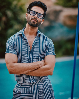 shahidkapoor-1511942483491631105-20220407_111233-img1.jpg