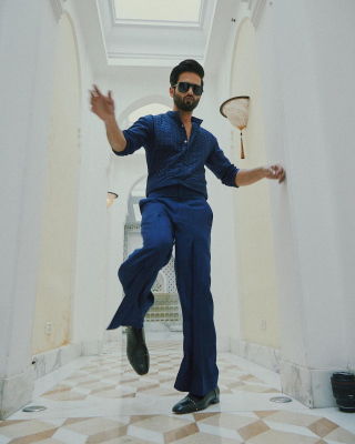 shahidkapoor-1512359118173982720-20220408_144806-img4.jpg