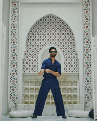 shahidkapoor-1512359125228818434-20220408_144808-img2.jpg