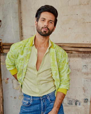 shahidkapoor-1514574201826406400-20220414_173003-img1.jpg