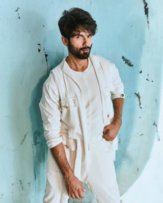 shahidkapoor-1516067303380889602-20220418_202306-img2.jpg