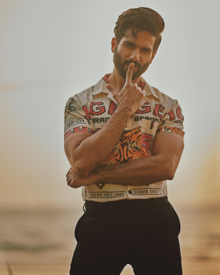 shahidkapoor-1516433042138615821-20220419_203625-img4.jpg