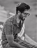 shahidkapoor-1511380523540701184-20220405_215931-img3.jpg
