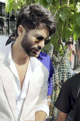 Shahid Kapoor Spotted At Cafe In Bandra on 31st August 2023 shown to user
