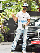 Photos-Shahid-Kapoor-snapped-outside-Dinesh-Vijans-Maddock-office-2.jpg