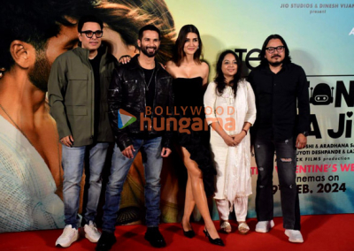 Photos-Shahid-Kapoor-Kriti-Sanon-and-others-snapped-at-the-trailer-launch-of-Teri-Baaton-Mein-Aisa-Uljha-Jiya-2.jpg