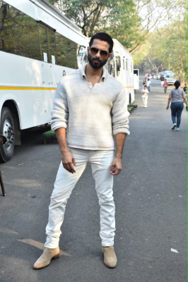 Shahid_Kapoor_at_Big_boss_17_02.jpg