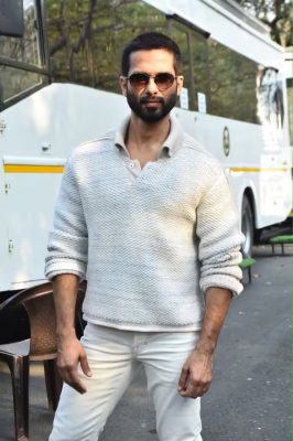 Shahid_Kapoor_at_Big_boss_17_04.jpg