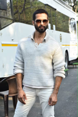 Shahid_Kapoor_at_Big_boss_17_05.jpg