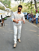 Photos-Shahid-Kapoor-and-Kriti-Sanon-snapped-on-the-sets-of-Bigg-Boss-17-for-Teri-Baaton-Mein-Aisa-Uljha-Jiya-5.jpg