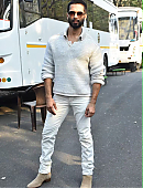 Shahid_Kapoor_at_Big_boss_17_03.jpg