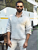 Shahid_Kapoor_at_Big_boss_17_04.jpg