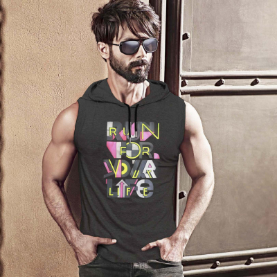 SHAHID_KAPOOR6_475e186e-d6c1-4c5d-af90-f2ab154488b5_900x.jpg