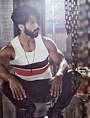 SHAHID_KAPOOR_WHITE_900x.jpg