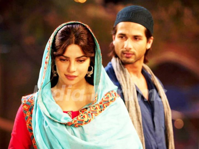 9785-priyanka-and-shahid-in-teri-meri-kahani.jpg