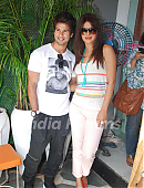 3224-bollywood-actor-shahid-kapoor-and-priyanka-chopra-promote-teri-meri-kahaan-at-cocoberry.jpg