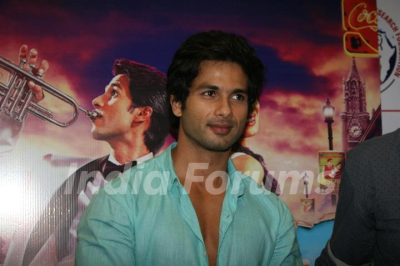 8425-shahid-kapoor-promotes-film-teri-meri-kahani-at-big-fm.jpg