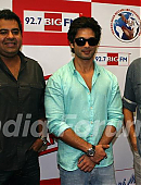 8423-vicky-bahri-shahid-kapoor-and-kunal-kohli-promotes-film-teri-meri-kahani-at-big-fm.jpg