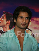 8425-shahid-kapoor-promotes-film-teri-meri-kahani-at-big-fm.jpg