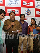 8428-shahid-kapoor-with-kunal-kohli-promotes-film-teri-meri-kahani-at-big-fm.jpg