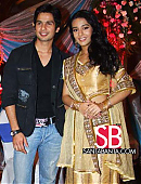 Shahid_Kapoor_and_Amrita_Rao_at_Vivah_press_meet_-_5_28129.jpg