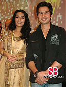 Shahid_Kapoor_and_Amrita_Rao_at_Vivah_press_meet_-_6.jpg