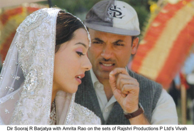 Shahid_Kapoor_and_Amrita_Rao_on_sets_movie_15-Years-Of-Vivah-EXCLUSIVE-Aditya-Chopra-was-in-TEARS-during-the-pre-climax-scene-Amrita-Rao-3.jpg
