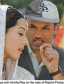Shahid_Kapoor_and_Amrita_Rao_on_sets_movie_15-Years-Of-Vivah-EXCLUSIVE-Aditya-Chopra-was-in-TEARS-during-the-pre-climax-scene-Amrita-Rao-3.jpg