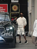 5290-shahid-kapoor-snapped-in-the-city.jpg