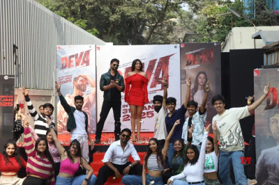 Shahid-Kapoor-Pooja-Hegde-And-Others-Present-At-Trailer-Launch-Of-Deva-Gallery-1~3.jpg