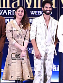 Shahid Kapoor and Kareena Kapoor at IIFA 2025 stage.jpg