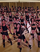 DTPH-Shahid_Kapoor_as_background_dancer_-05.jpg