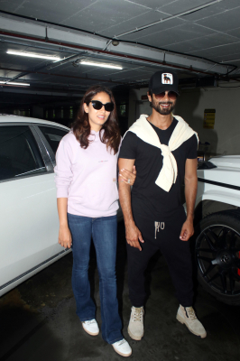 Mira_Rajput2C_Shahid_Kapoor_seen_at_the_airport_on_17_July_2023___Mira_Rajput_-_Bollywood_Photos_1689672995570.jpg