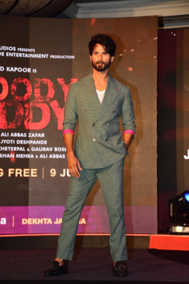 bloody-daddy-trailer-launch-event_168492769240.jpg