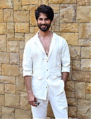 Filename=hpse_fullsize__311220622_Shahid_Kapoor_dressed_in_white_shirt_and_pant_and_sunglasses_promoting_his_film_Bloody_Daddy_282229_647873f08172e.jpg
Filesize=13544KiB
Dimensions=3333x5000
Date added=Nov 23, 2023 hpse_fullsize__311220622_Shahid_Kapoor_dressed_in_white_shirt_and_pant_and_sunglasses_promoting_his_film_Bloody_Daddy_282229_647873f08172e.jpg