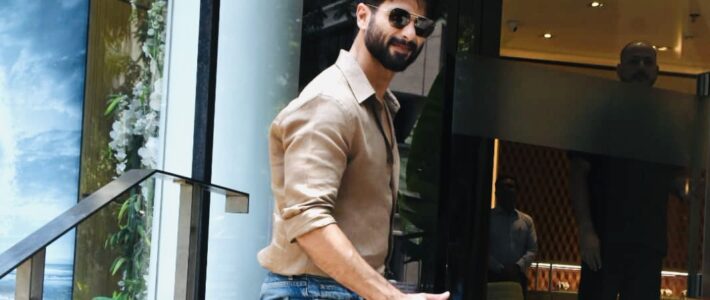 Dashing Handsome Shahid Kapoor spotted in new casual attire.